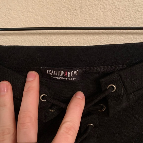 Lace up off the shoulder crop top - Picture 3 of 3